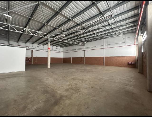 573M² WAREHOUSE TO LET IN CLAYVILLE